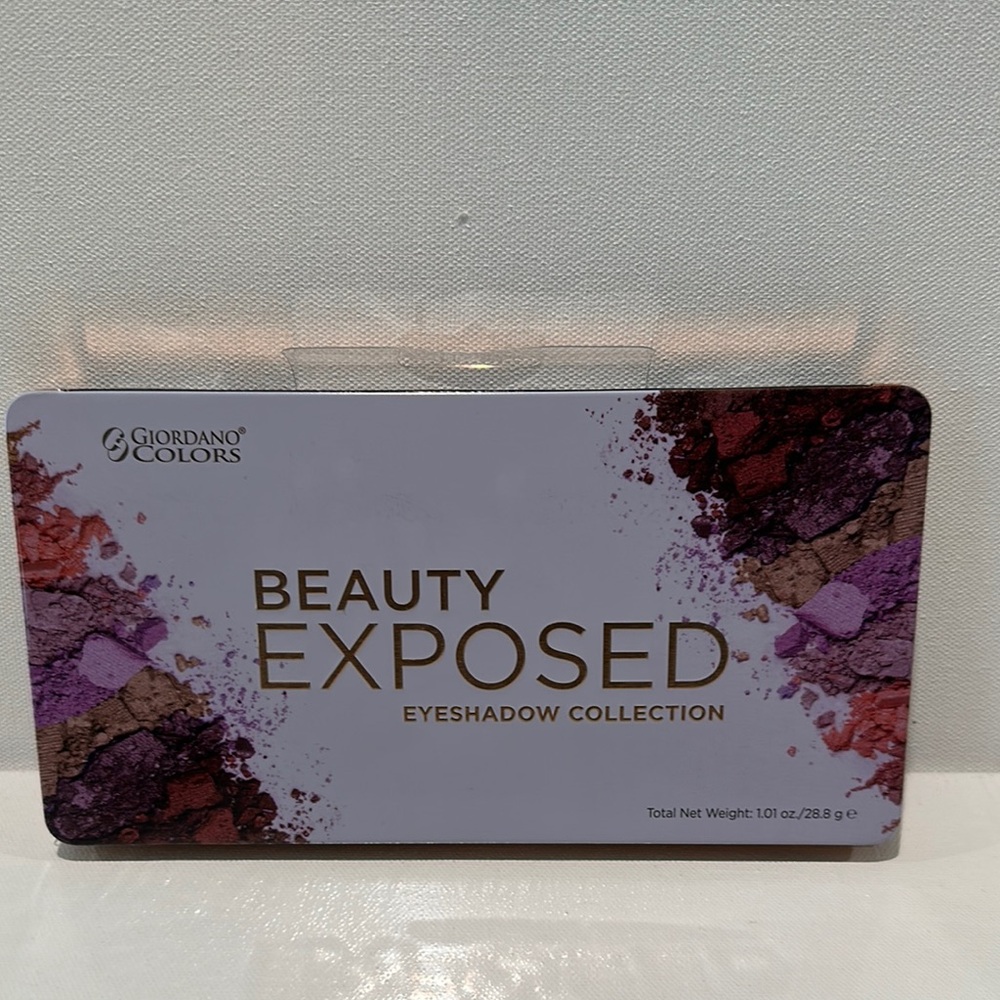 Giorgio Colors Beauty Exposed (24) Eye Shadow Collection.